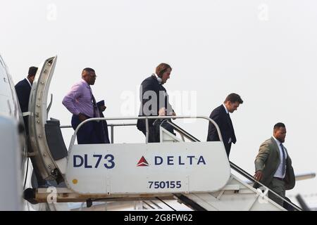 Washington, DC, Stati Uniti. 20 luglio 2021. I membri della NFL Tampa Bay Buccaneers arrivano per la visita alla Casa Bianca a Washington, DC il 20 luglio 2021. Credit: Mpi34/Media Punch/Alamy Live News Foto Stock