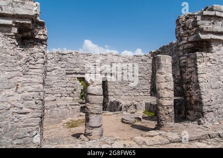 TULUM, MESSICO - 08 maggio 2017: Antiche rovine del sito archeologico di Tulum nella Riviera Maya, Messico Foto Stock