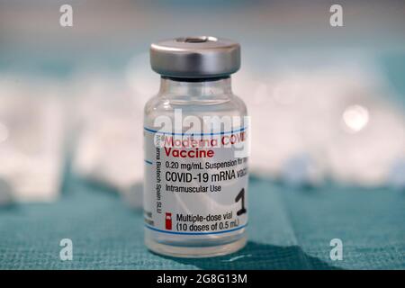 Centro vaccinazioni COVID-19, vaccino moderno COVID-19 pronto per le vaccinazioni, Francia, Europa Foto Stock