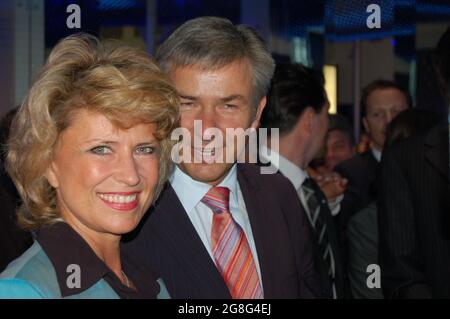 Funkausstellung IFA Berlin 2006, Messerundgang, Klaus Wowereit Foto Stock