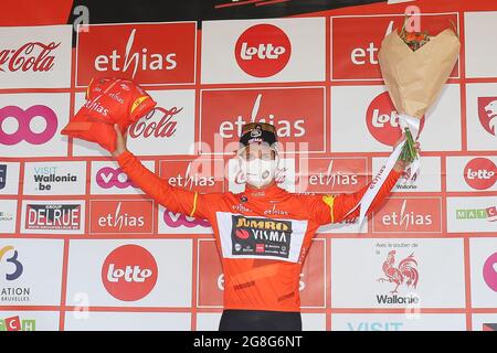 L'olandese Dylan Groenewegen del Team Jumbo-Visma festeggia dopo aver vinto la prima tappa della gara ciclistica Tour De Wallonie, a 185,7 km da Genappe a lui Foto Stock