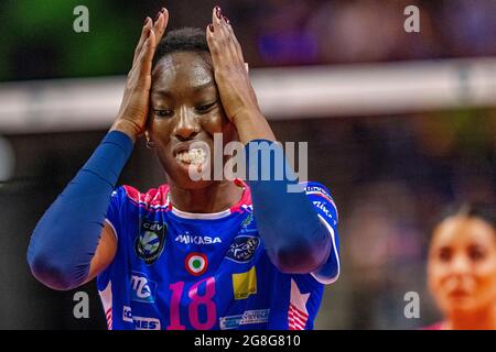 18-05-2019 GER: CEV CL Super Finals Igor Gorgonzola Novara - Imoco Volley Conegliano, BerlinIgor Gorgonzola Novara Take women's title! Novara WIN 3-1 / Paola Ogechi Egonu n° 18 di Igor Gorgonzola Novara FOTO RUBIN / HOOGENDOORN ***SOLO ITALIA*** Foto Stock