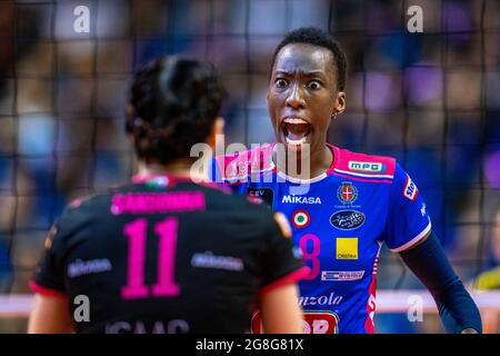 18-05-2019 GER: CEV CL Super Finals Igor Gorgonzola Novara - Imoco Volley Conegliano, BerlinIgor Gorgonzola Novara Take women's title! Novara WIN 3-1 / Paola Ogechi Egonu n° 18 di Igor Gorgonzola Novara FOTO RUBIN / HOOGENDOORN ***SOLO ITALIA*** Foto Stock