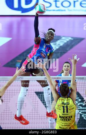 EGONU PAOLAIGOR GORGONZOLA NOVARA - IMOCO VOLLEY CONEGLIANO CAMPIONE ITALIANO PALLAVOLO SERIE A1-F 2017-2018 NOVARA 09-12-2017 FOTO FILIPPO RUBIN / LVF Foto Stock