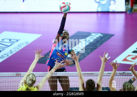 EGONU PAOLAIGOR GORGONZOLA NOVARA - IMOCO VOLLEY CONEGLIANO CAMPIONE ITALIANO PALLAVOLO SERIE A1-F 2017-2018 NOVARA 09-12-2017 FOTO FILIPPO RUBIN / LVF Foto Stock