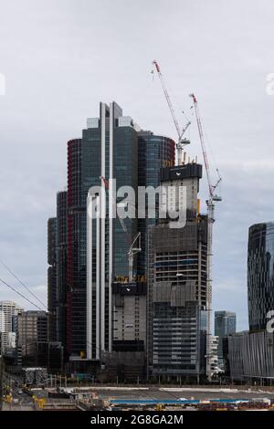 Sydney, Australia. Martedì 20 luglio 2021.viste generali del cantiere di costruzione di Barangaroo. Nuove restrizioni imposte hanno fermato tutti i lavori di costruzione a Sydney fino almeno al 30 luglio a causa della variante Delta altamente infettiva di Covid-19.Credit: Paul Lovelace/Alamy Live News Foto Stock