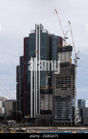 Sydney, Australia. Martedì 20 luglio 2021.viste generali del cantiere di costruzione di Barangaroo. Nuove restrizioni imposte hanno fermato tutti i lavori di costruzione a Sydney fino almeno al 30 luglio a causa della variante Delta altamente infettiva di Covid-19.Credit: Paul Lovelace/Alamy Live News Foto Stock