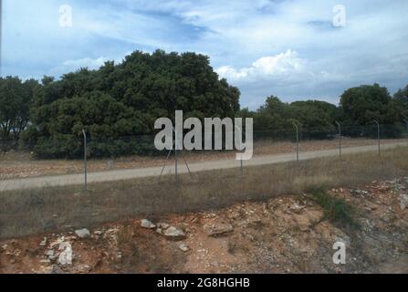 Ammirando il paesaggio della Spagna in El Ave Foto Stock