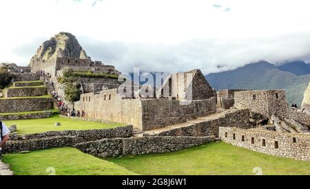 Machu Picchu: L'antica città Inca, situata nel territorio del Perù moderno sulla cima di una montagna. Foto Stock
