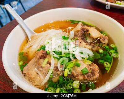 Primo piano di Oxtail Pho a Las Vegas, Nevada Foto Stock