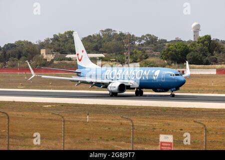 TUIfly Boeing 737-8K5 (REG: G-TUKN) in arrivo da Manchester, Regno Unito. Foto Stock