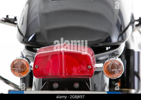 Bordeaux , Aquitaine Francia - 12 28 2020 : luce posteriore Lucas rossa della luce posteriore vintage del motociclo retrò Foto Stock