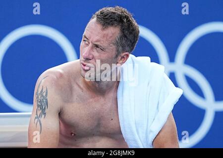 Tokio, Giappone. 21 luglio 2021. Tennis: Olimpiadi, pratica al Ariake Tennis Park. Philipp Kohlschreiber, tedesco, è seduto sulla panchina. Credit: Michael Kappeler/dpa/Alamy Live News Foto Stock