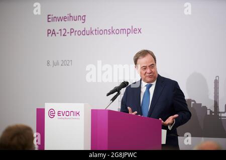 Im Chemie-Park Marl wurde am 8.7.2021 die Weltfroesste Polyamid-12 Anlage von Armin Laschet Ministerpraesident NRW eingeweiht. Foto Stock