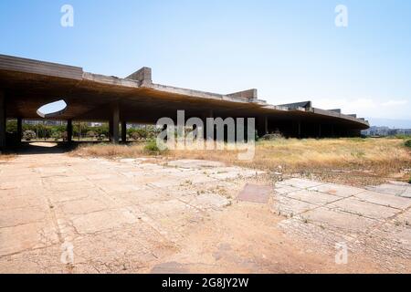 Abbandonato Rashid Karameh Fiera a Tripoli Libano progettato da Oscar Niemeyer Foto Stock