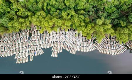 Trang An Landscape Complex si trova a Ninh Binh City, a circa 90 km a sud-est di ha noi Foto Stock