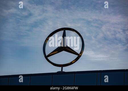 Bamberg, Germania. 15 novembre 2018. Mercedes-Benz ist eine Unternehmensgruppe im Automobilbereich mit 19 Autohäusern. (Foto di Alexander Pohl/Sipa USA) Credit: Sipa USA/Alamy Live News Foto Stock