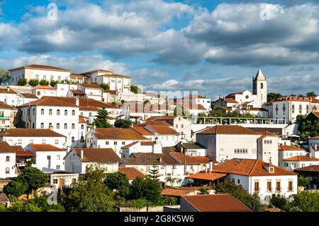 Vista della città di Penela in Portogallo Foto Stock