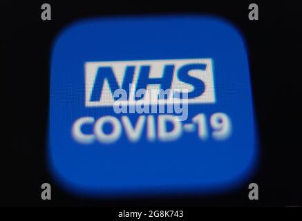L'icona dell'applicazione di tracciamento del contatto NHS coronavirus viene visualizzata sullo schermo di un telefono cellulare, a Londra. Data immagine: Mercoledì 21 luglio 2021. Foto Stock