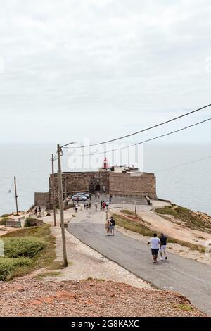 Nazare, Portogallo - 27 giugno 2021: Vista del farol o faro a Nazare Sitio Foto Stock