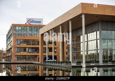 Infineon Hauptgebäude a Neubiberg bei München am 12. Novembre 2019. Infineon Technologies AG ist ein deutscher Halbleiter Hersteller mit ungefähr 40.000 Angestellten. (Foto di Alexander Pohl/Sipa USA) Foto Stock