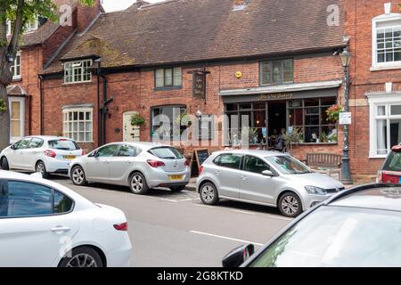 KENILWORTH, WARWICKSHIRE, REGNO UNITO - 29 MAGGIO 2021: Vista della ‘vecchia panetteria’. High Street Foto Stock