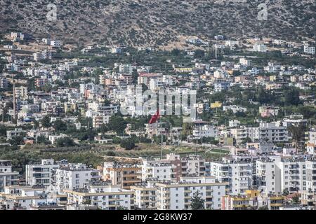 Mersin, Turchia. 21 luglio 2021. Una fotografia tratta dal Castello di Silifke mostra lo skyline urbano del quartiere di Silifke a Mersin, Turchia, mercoledì 21 luglio 2021. (Foto di Altan Gocher/GochreImagery/Sipa USA) Credit: Sipa USA/Alamy Live News Foto Stock