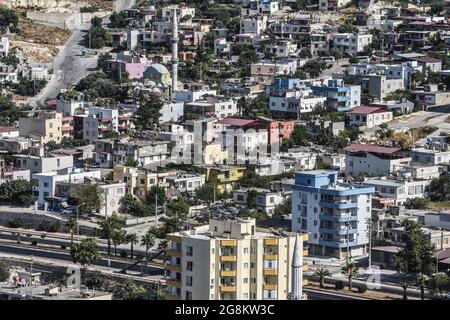 Mersin, Turchia. 21 luglio 2021. Una fotografia tratta dal Castello di Silifke mostra lo skyline urbano del quartiere di Silifke a Mersin, Turchia, mercoledì 21 luglio 2021. (Foto di Altan Gocher/GochreImagery/Sipa USA) Credit: Sipa USA/Alamy Live News Foto Stock