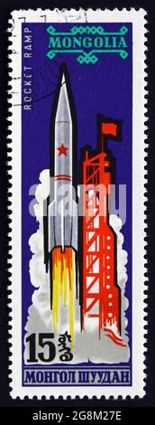 MONGOLIA - CIRCA 1963: Un francobollo stampato in Mongolia mostra lancio Rocket, esplorazioni spaziali sovietiche, circa 1963 Foto Stock