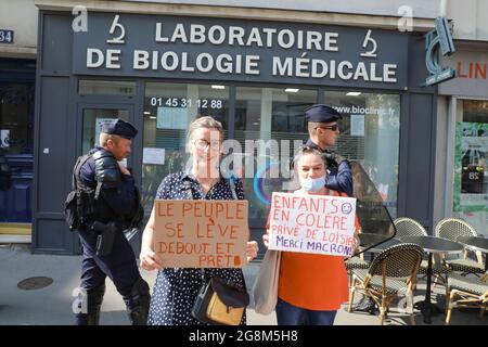 DIMOSTRAZIONE CONTRO LA VACCINAZIONE A PARIGI Foto Stock