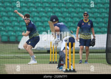 BECKENHAM, REGNO UNITO. 21 LUGLIO. Liam Trevaskis di Durham Bowls durante la sessione di addestramento e reti di Durham prima della partita della Royal London Cup con il Kent al County Ground, Beckenham mercoledì 21 luglio 2021. (Credit: Will Matthews | MI News) Credit: MI News & Sport /Alamy Live News Foto Stock