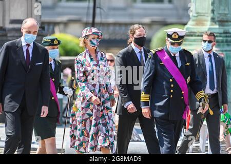 Il principe Lorenz del Belgio, la principessa Astrid del Belgio, la principessa Delphine, il marito di Delphine Boel Jim o'Hare e il principe Laurent del Belgio arrivano per t Foto Stock