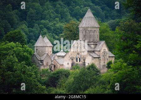 Haghartsin è un monastero del XIII secolo situato nei pressi della città di Dilijan, nella provincia di Tavush in Armenia. È stato costruito tra il 10 ° e 13 ° secolo. Foto Stock