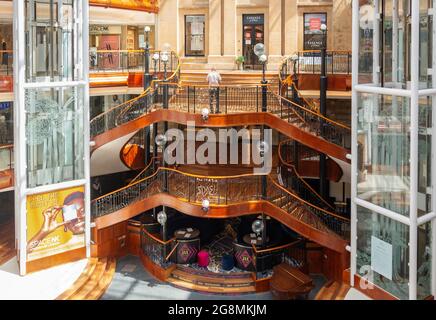 All'interno del centro commerciale Princess Square, Glasgow City, Scozia, Regno Unito Foto Stock