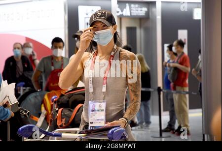 Tokyo, Giappone. 21 luglio 2021. Il vaultere canadese ANICKA NEWELL arriva all'aeroporto internazionale di Narita per i Giochi Olimpici di Tokyo 2020. (Credit Image: © Ramiro Agustin Vargas Tabares/ZUMA Press Wire) Foto Stock