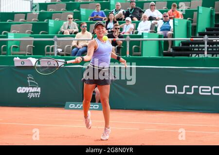 Danzica, Polonia. 21 luglio 2021. Weronika Falkowska (POLONIA) gioca contro Tamara Korpatsch (GERMANIA) durante il BNP Paribas Poland Open Tournament (categoria WTA 250) a Gdynia. (Punteggio finale 7:5, 6:1 per Korpatsch). Credit: SOPA Images Limited/Alamy Live News Foto Stock