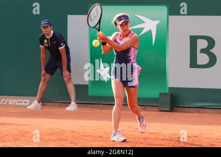 Danzica, Polonia. 21 luglio 2021. Irina Bara (ROMANIA) gioca contro Kristina Kucosa (SLOVACCHIA) durante il BNP Paribas Poland Open Tournament (categoria WTA 250) a Gdynia. Gioco sospeso con punteggio 3:6, 7:5, 2:4 (Kucova - Bara). Credit: SOPA Images Limited/Alamy Live News Foto Stock