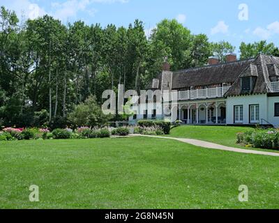 Ontario, Canada - l'ex casa sul lago e giardino dell'autore Stephen Leacock è conservato come un museo. Foto Stock