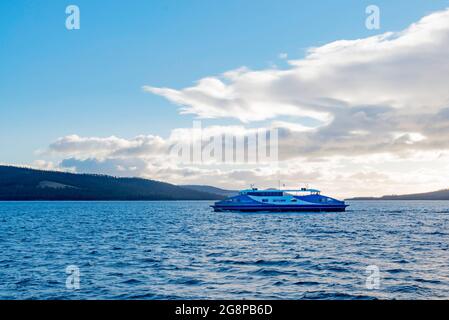 2021 maggio: La nuova auto Sealink e il traghetto persone che attraversano il canale D'Entrecasteaux da Bruny Island a Kettering in Tasmania, Australia Foto Stock