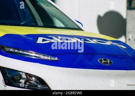 Carmona Spagna 21 luglio 2021 la polizia locale ha parcheggiato l'auto per le strade di Carmona durante l'epidemia di coronavirus che colpisce la Spagna Foto Stock