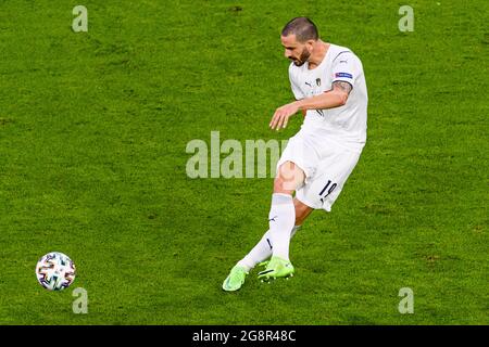 Monaco di Baviera, Germania - 02 luglio: Leonardo Bonucci d'Italia passa il pallone durante il quarto di finale del Campionato UEFA Euro 2020 tra il Belgio e l'IT Foto Stock