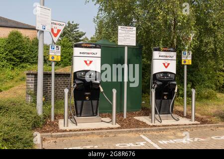 Punti di ricarica elettrici Instavolt presso varie stazioni di ricarica a Norfolk UK Foto Stock