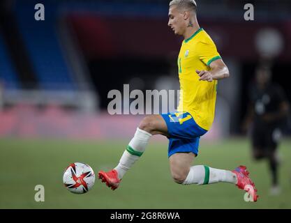 Stadio Yokohama, Yokohama, Giappone. 22 luglio 2021. Tokyo 2020 Giochi Olimpici Calcio Brasile contro Germania; Antony del Brasile Credit: Action Plus Sport/Alamy Live News Foto Stock