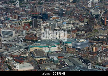 Vista aerea di Birmingham che mostra la rotonda e il Centro Shopping Bull Ring Foto Stock