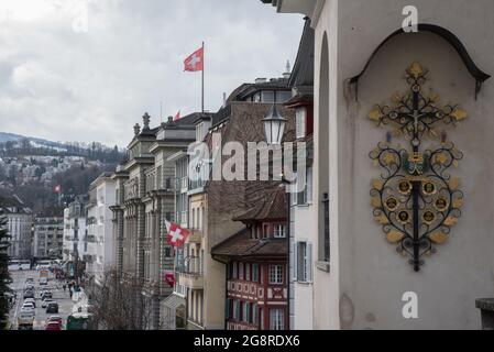 Arte religiosa sulle mura della chiesa di San Leodegaro a Lucerna, Svizzera Foto Stock