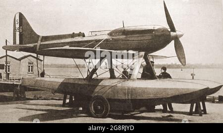 Una prima fotografia stampata del (allora) nuovo velivolo Vickers Supermarine. La compagnia di Supermarine era un costruttore britannico di aeromobili che è più famoso per la produzione dell'aereo da combattimento Spitfire durante la seconda guerra mondiale Foto Stock
