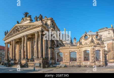 Edificio dell'Accademia di Belle Arti alla Bruehlsche Terrasse di Dresda, Sassonia, Germania Foto Stock