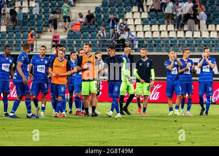 I giocatori di Gent festeggiano dopo aver vinto un secondo turno di qualificazione per la Conference League, la terza competizione europea, tra Jupile Foto Stock