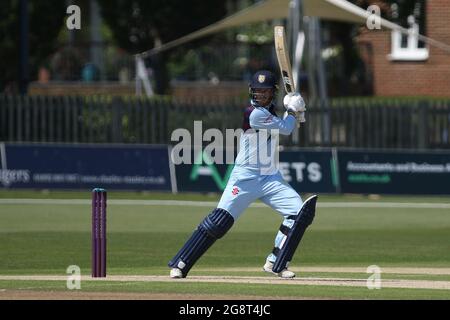 BECKENHAM, REGNO UNITO. 22 LUGLIO Graham Clark di Durham pipistrelli durante la partita della Royal London One Day Cup tra Kent e Durham al County Ground di Beckenham giovedì 22 luglio 2021. (Credit: Will Matthews | MI News ) Credit: MI News & Sport /Alamy Live News Foto Stock