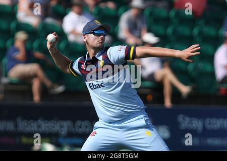 BECKENHAM, REGNO UNITO. 22 LUGLIO Alex Lees of Durham Fields durante la Royal London One Day Cup match tra Kent e Durham presso la County Ground, Beckenham giovedì 22 luglio 2021. (Credit: Will Matthews | MI News ) Credit: MI News & Sport /Alamy Live News Foto Stock